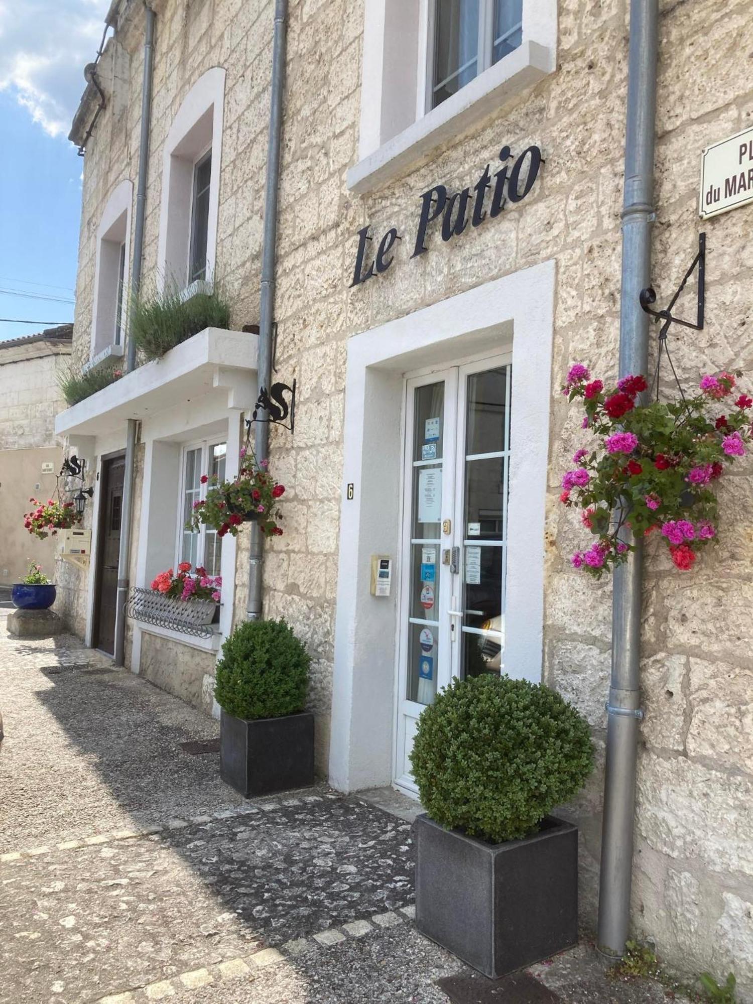Le Patio Chambres Et Tables D'Hotes La Tour-Blanche ภายนอก รูปภาพ