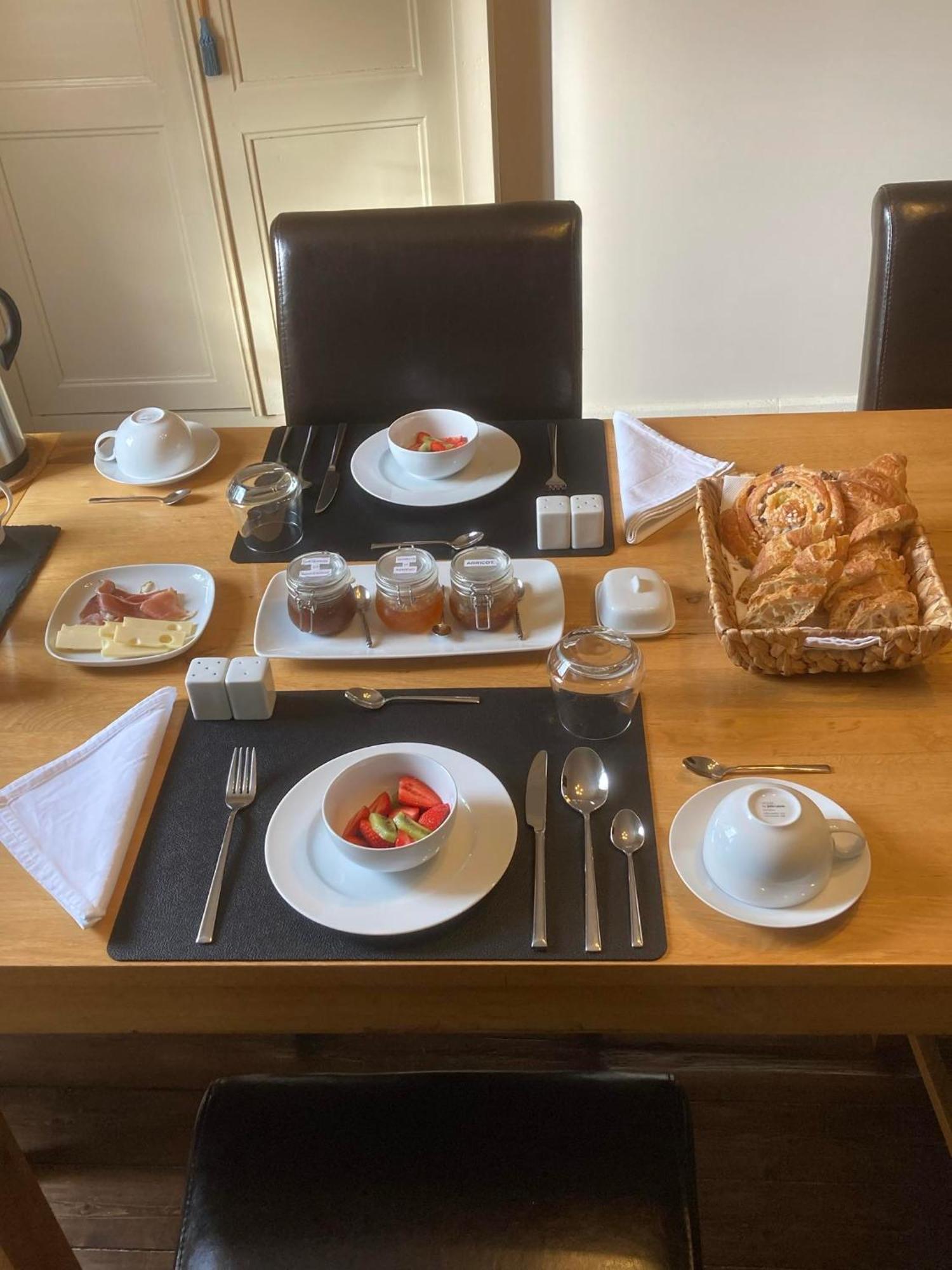 Le Patio Chambres Et Tables D'Hotes La Tour-Blanche ภายนอก รูปภาพ